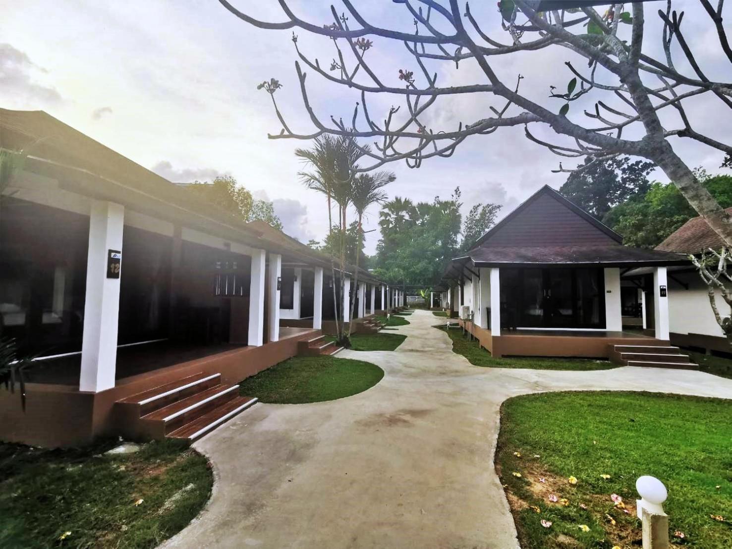 Nana Beach Hotel & Resort Patiyu Exterior foto