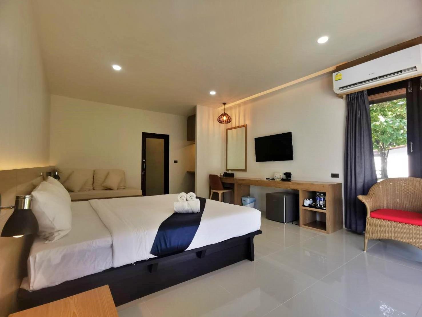 Nana Beach Hotel & Resort Patiyu Exterior foto
