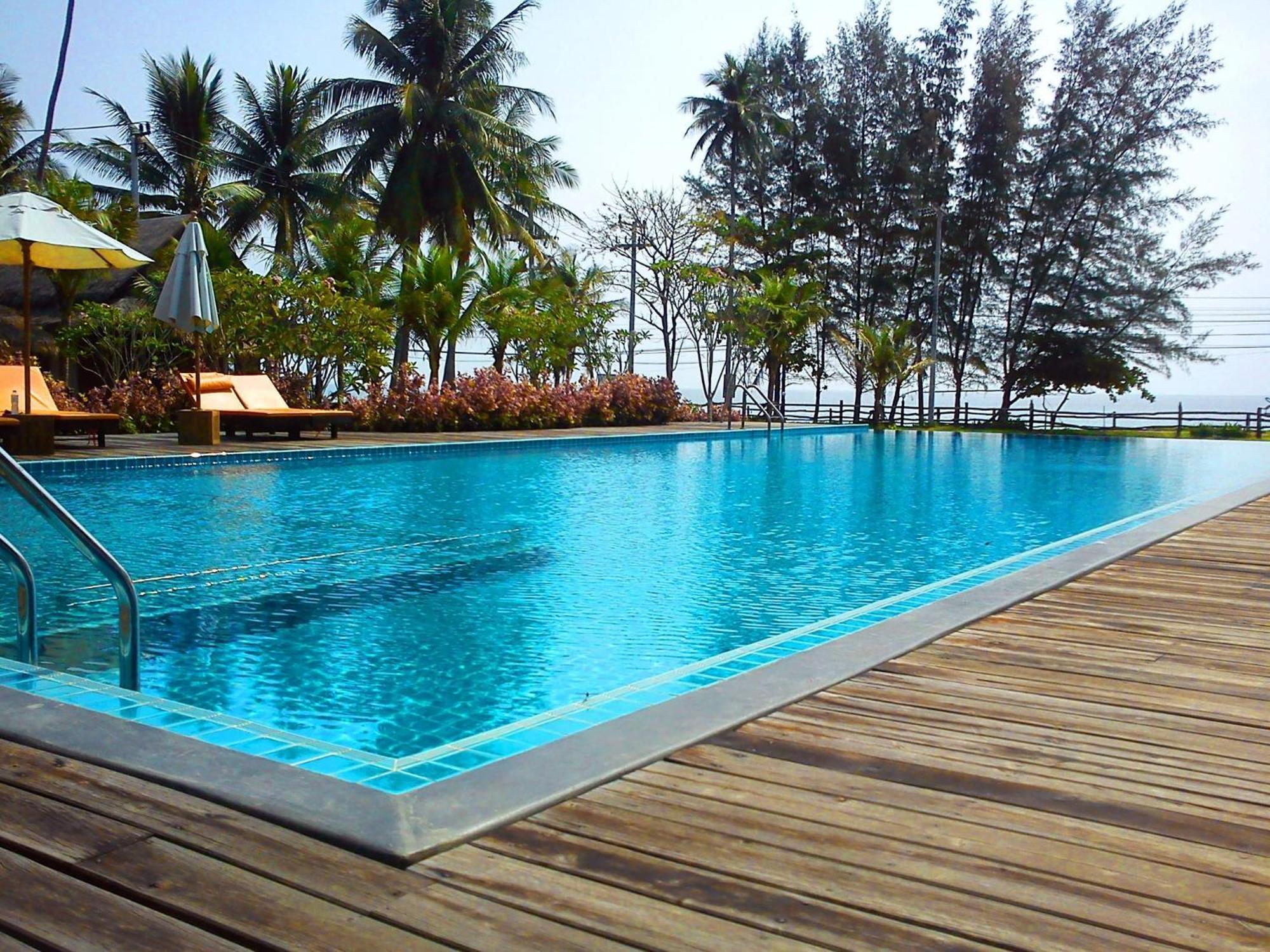 Nana Beach Hotel & Resort Patiyu Exterior foto