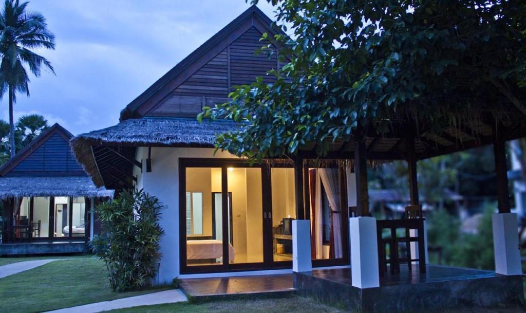 Nana Beach Hotel & Resort Patiyu Exterior foto