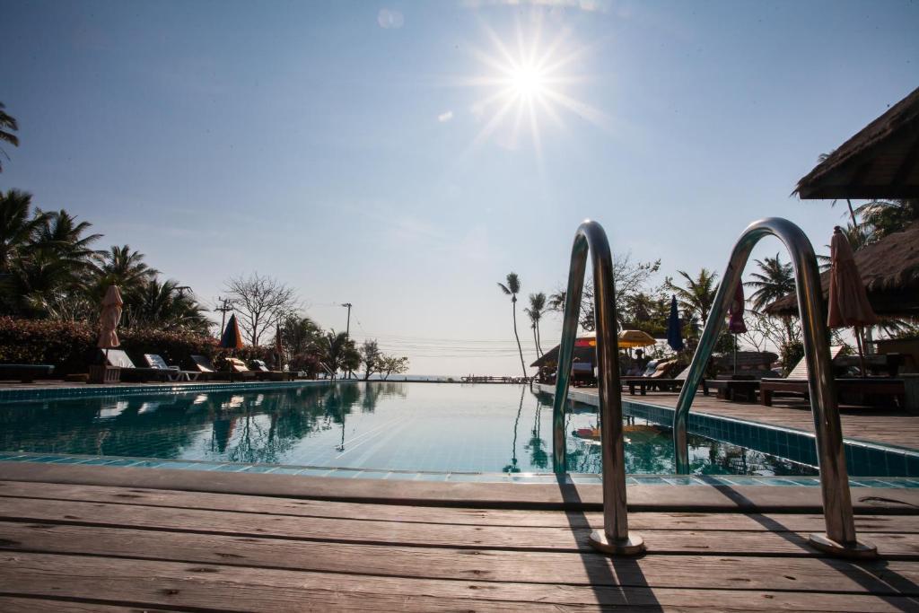 Nana Beach Hotel & Resort Patiyu Exterior foto