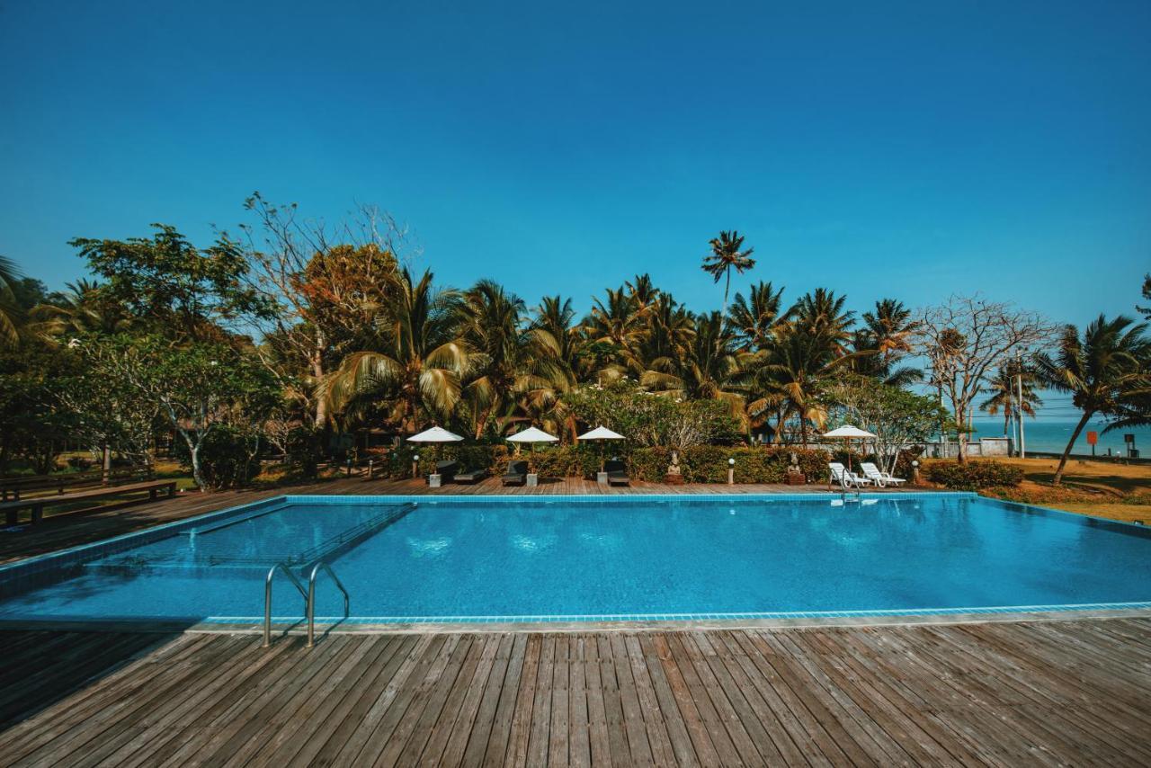 Nana Beach Hotel & Resort Patiyu Exterior foto
